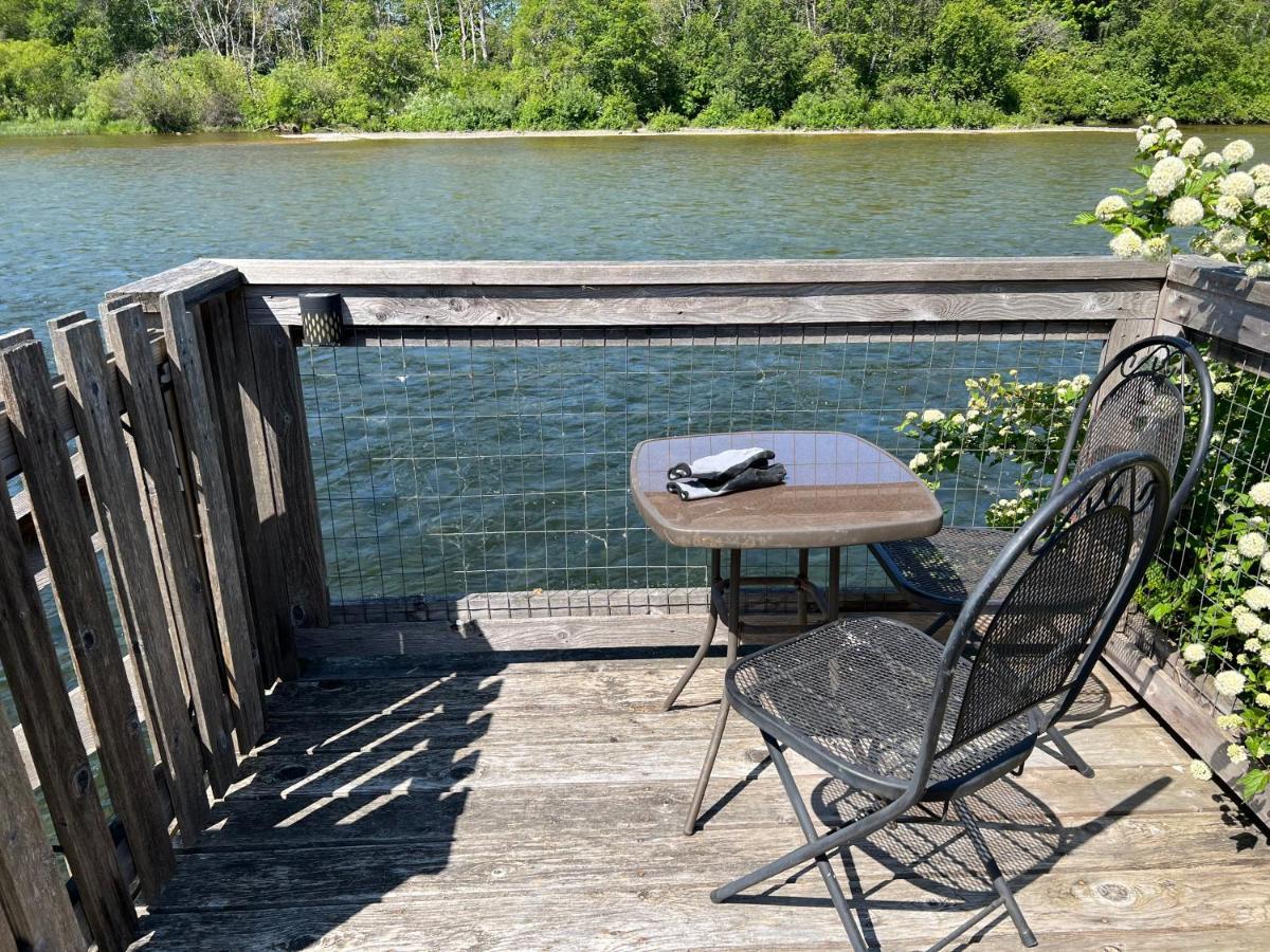 ホテル River House キャンベルリバー エクステリア 写真